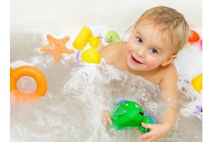 Как выбрать игрушки для купания ребёнку